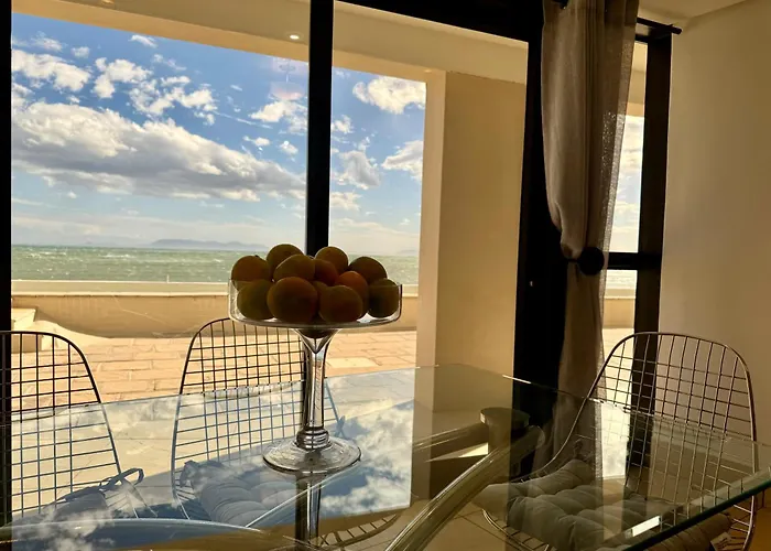 Loddey\'S Self Catering Apartments - By Beach Collection